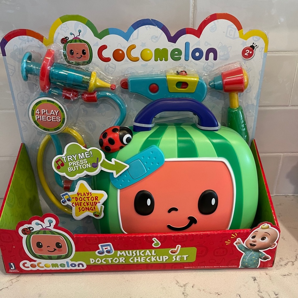 “SOLD” Cocomelon musical doctor checkup set